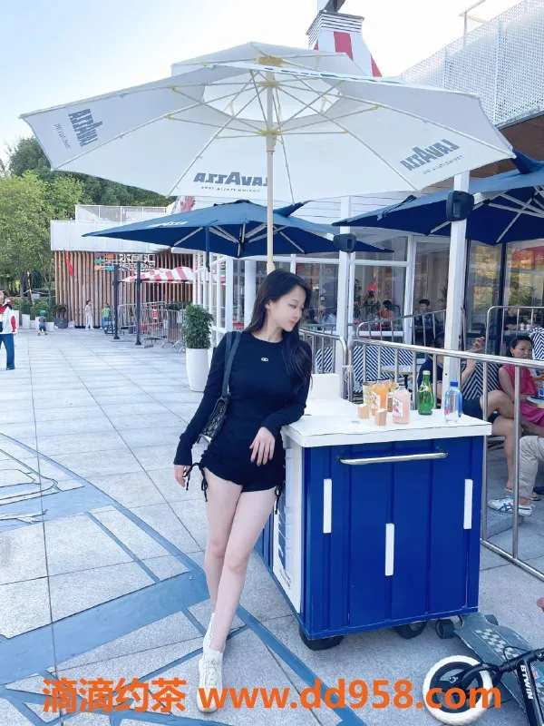 温州楼凤-瓯北朵儿，165大奶制服模特，超棒服务体验