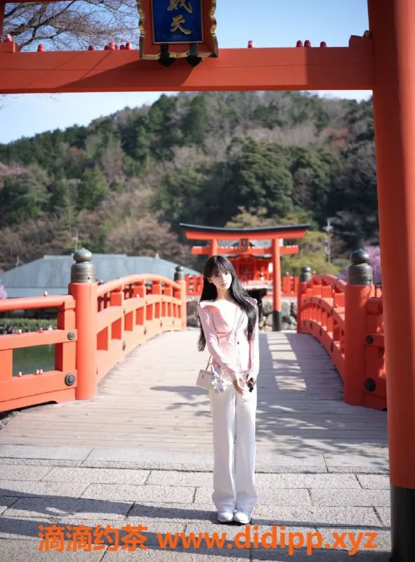 常州楼凤-常州小舞 22岁 169cm C罩杯 800元起