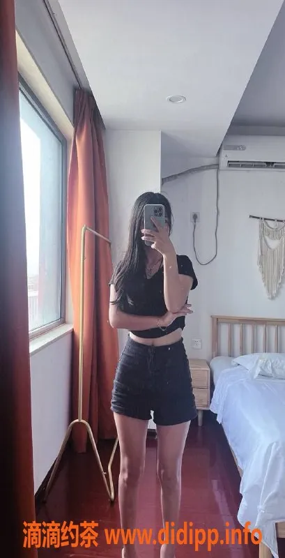 常州楼凤-新北嫩妹小岚岚，163身高，95体重，700元起