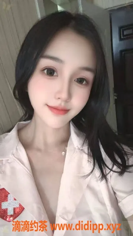 青岛楼凤-米乐：165CM 50kg 性感外卖员陪伴服务