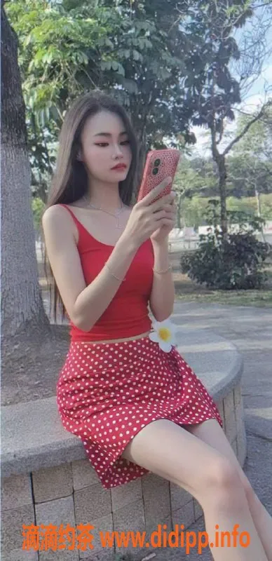 惠州楼凤-21岁小纯，165cm身高，400元体验温柔陪浴服务