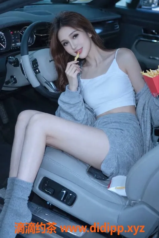 成都楼凤-武侯区妮妮，人工白虎少妇，5P体验