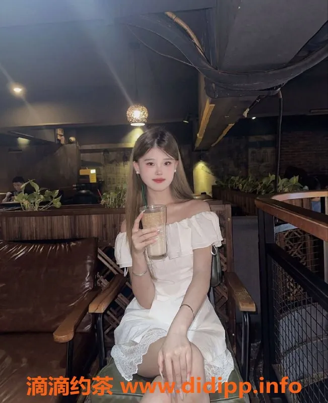 东莞楼凤-常平甜甜，优质服务700起，性感迷人