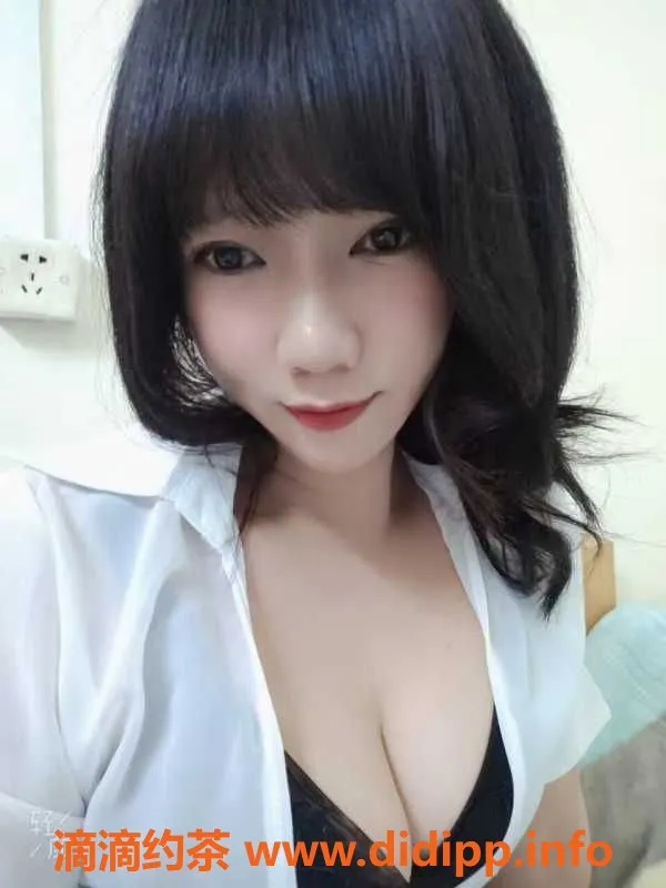 深圳楼凤资源信息,龙华小雪，26岁，163cm，47kg，300元享受60分钟服务