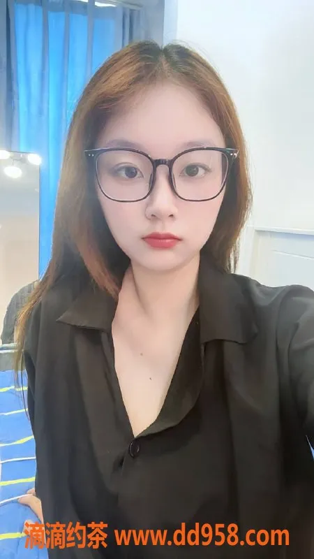 杭州楼凤-余杭区陈梦婷，800元的调情体验