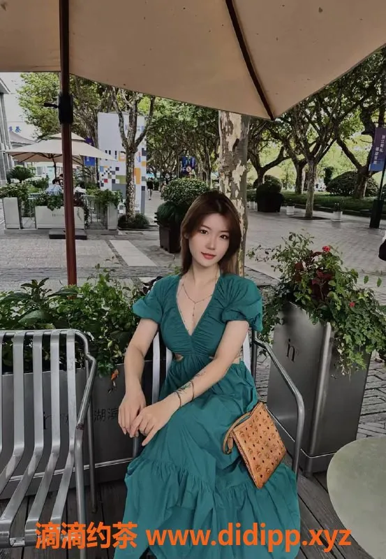 常州楼凤-常州姗姗23岁，170cm C罩，800元服务体验