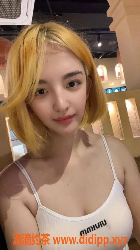 中山楼凤-古镇18岁苏苏，E罩杯超值服务