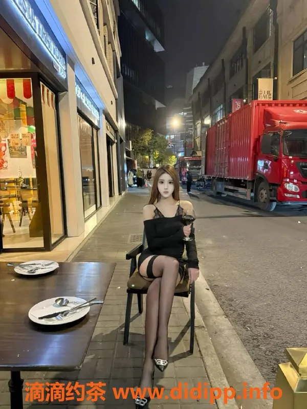 青岛楼凤-市北小曼，170高挑清纯，服务全面