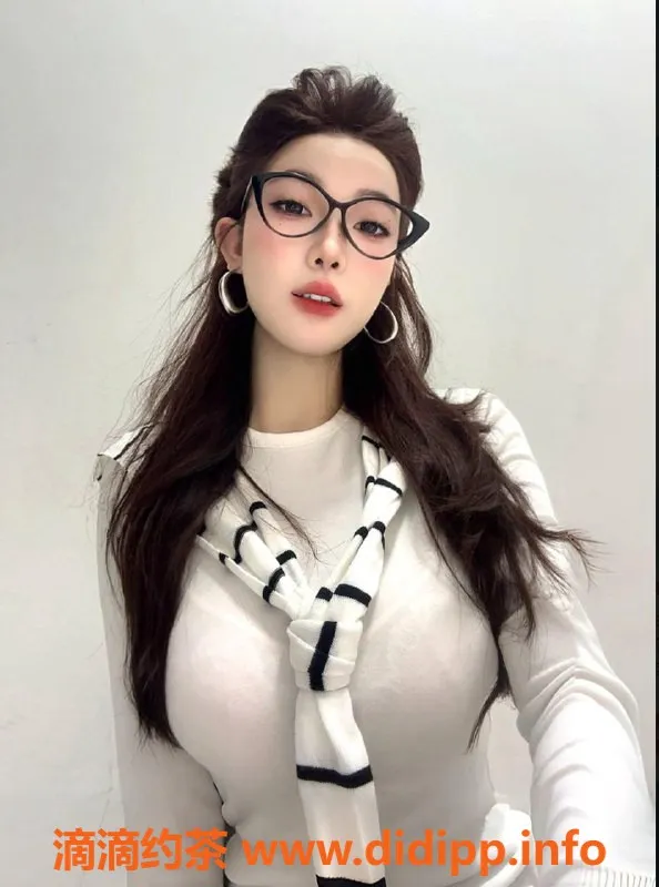 湛江楼凤资源信息,湛江18岁美少女，身高165cm，胸D，800元服务体验