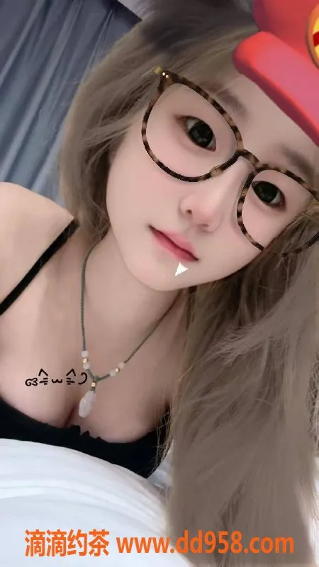 成都楼凤-成华区乖巧排骨妹，160、82斤、A杯