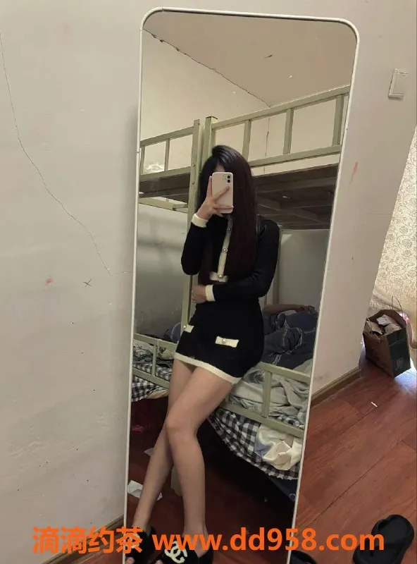 南通楼凤-崇川区嫩妹月月，六九鸳鸯浴等你体验