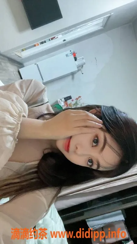 惠州上门服务-惠城22岁C胸萌妹，推拿鸳鸯浴体验