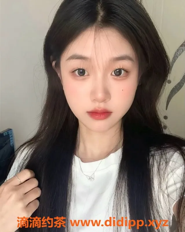 中山楼凤-小榄欣玥，20岁，胸围38C，服务优质！