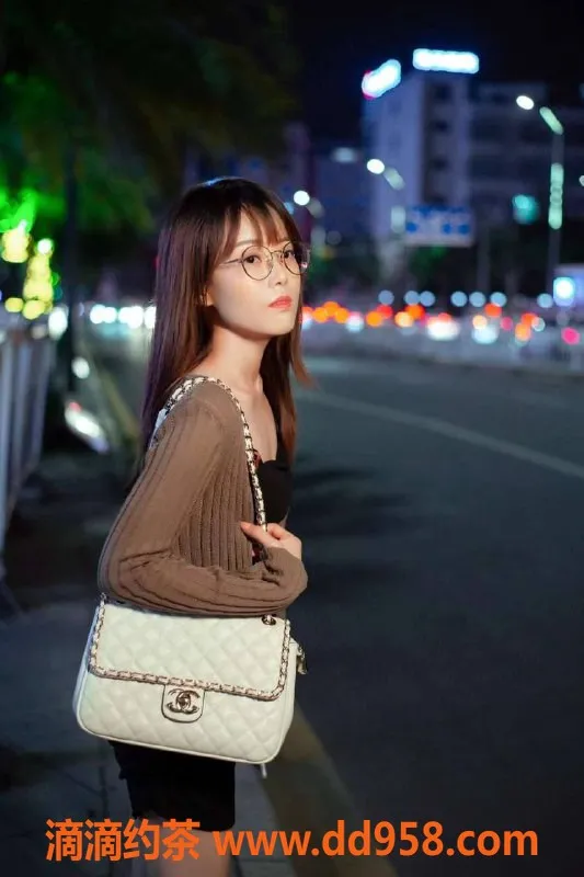 惠州楼凤资源信息,陈江苏苏，160苗条身材，5星服务体验！