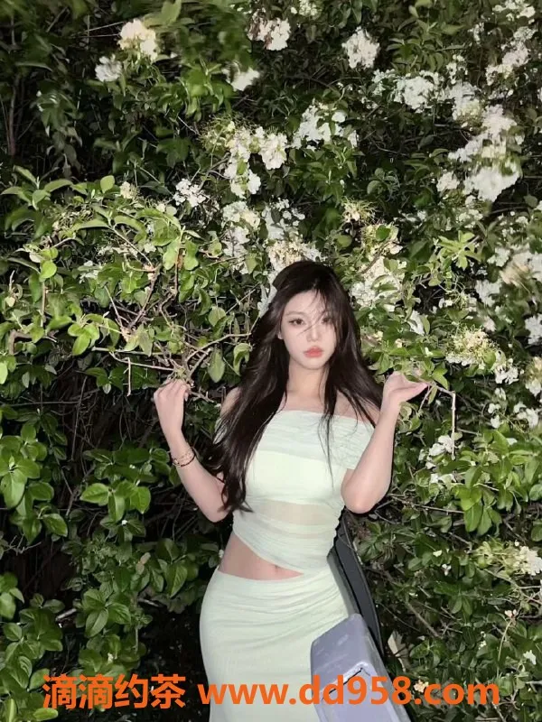 常州楼凤-常州可可，21岁165cm，优质服务600P起