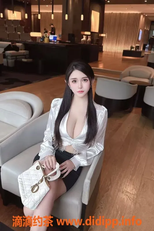 常州楼凤-武进湖塘鑫鑫，168高挑D胸嫩妹御姐来袭！