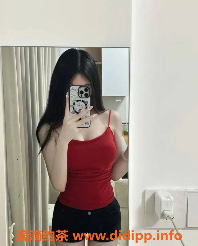 南通楼凤-崇川区万达的18岁雪生百合，160高94体重