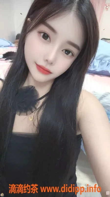 中山楼凤-沙溪多多 26岁 38D胸围 热情服务