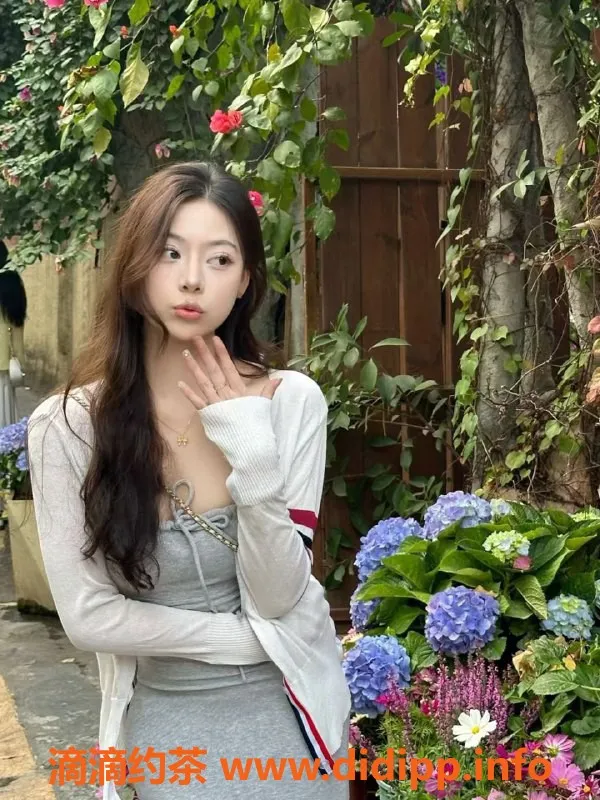 常州楼凤-常州桃怡，19岁160cm，90斤B+，800P高效服务