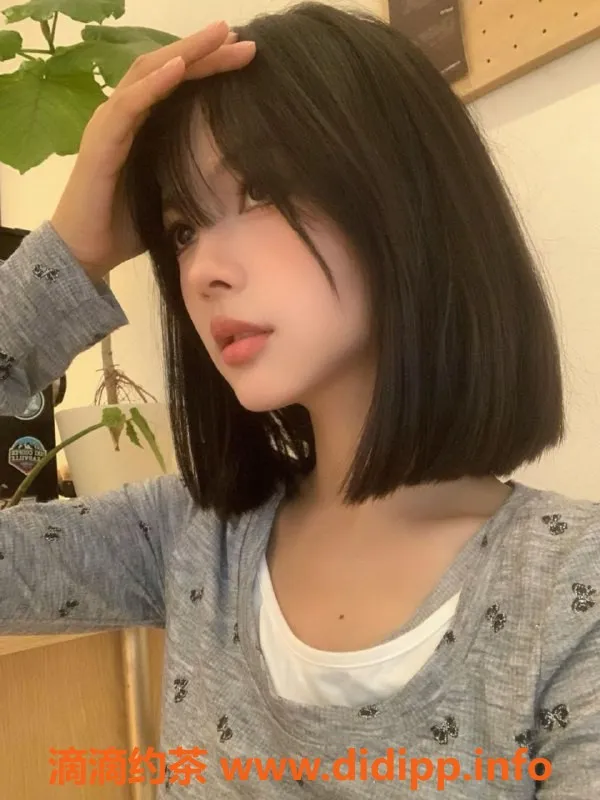 常州楼凤-常州小小蓝，22岁，96斤，身高162，600P/1200PP