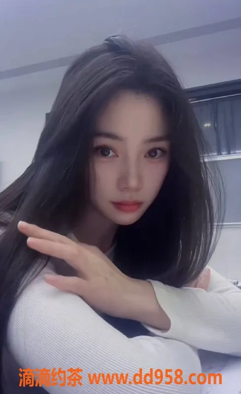 南通楼凤-崇川区小万，21岁大长腿，96斤熊b➕