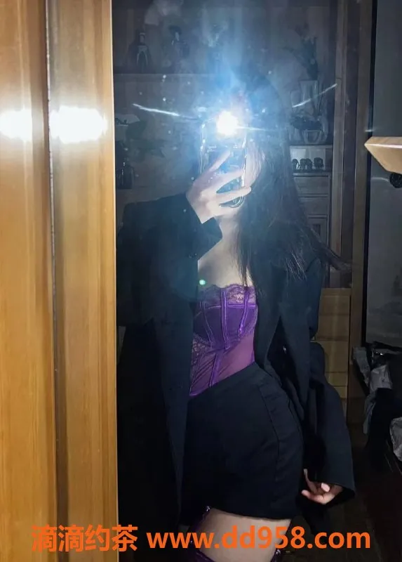 温州楼凤-温州小甜甜【162cm/46kg/胸围B】纯欲系服务