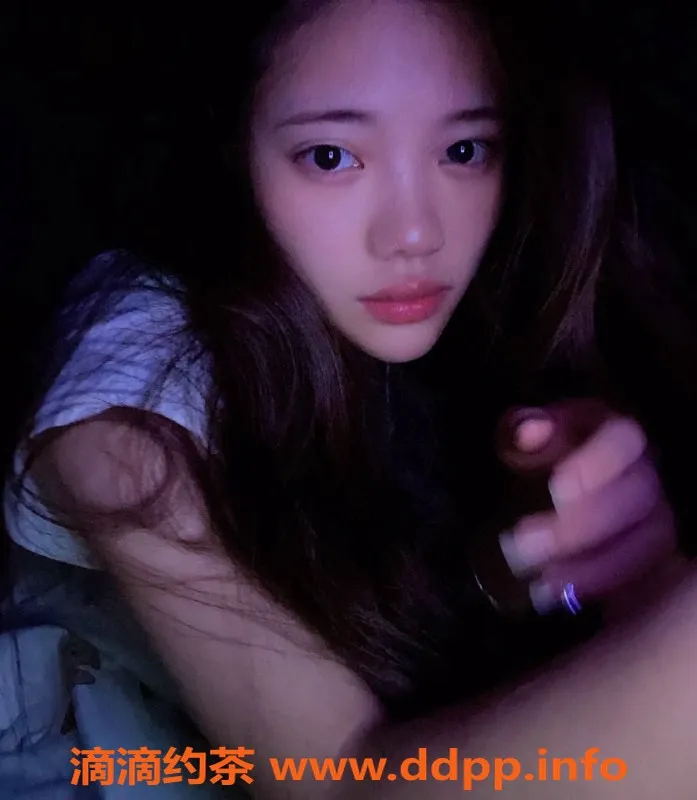 惠州楼凤-大亚湾19岁祺祺，158CM，90斤，洗吹做服务