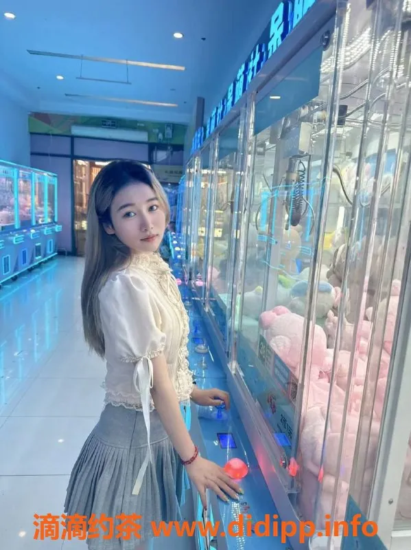 成都楼凤-20岁林初夏，160cm嫩妹，服务好颜值高