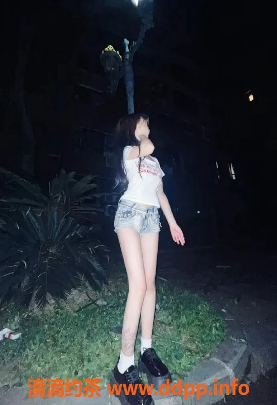 常州楼凤-常州璐璐，18岁，165cm，90斤，600元起服务