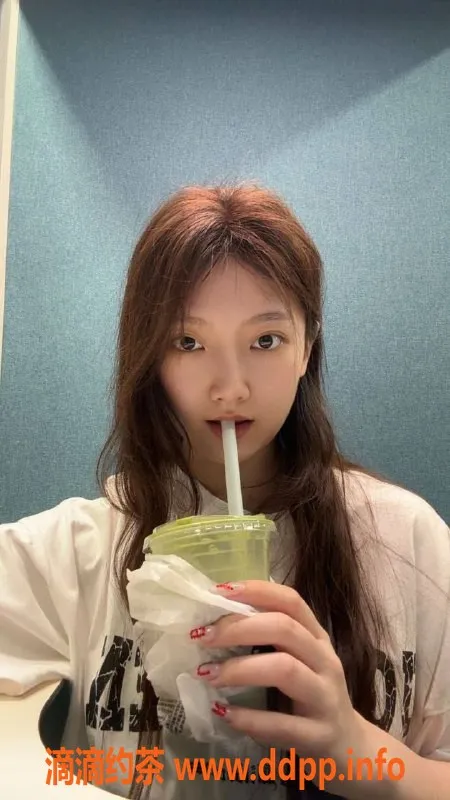 常州楼凤-常州小鱼 19岁 高170 体重110 胸围C 实惠服务