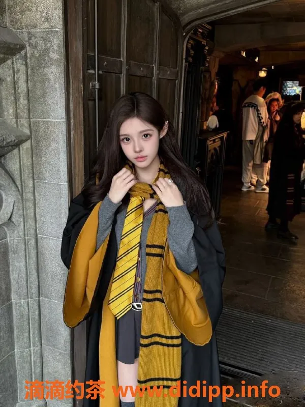 常州楼凤-武进青青，163高92重嫩妹，课费800起