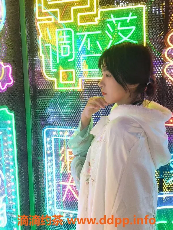 无锡楼凤-锡山双儿陪浴，亲密Kiss体验