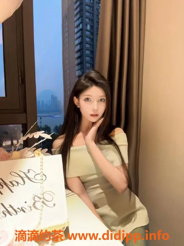 常州楼凤-常州小柒柒，21岁，170cm，100斤，仅需600P