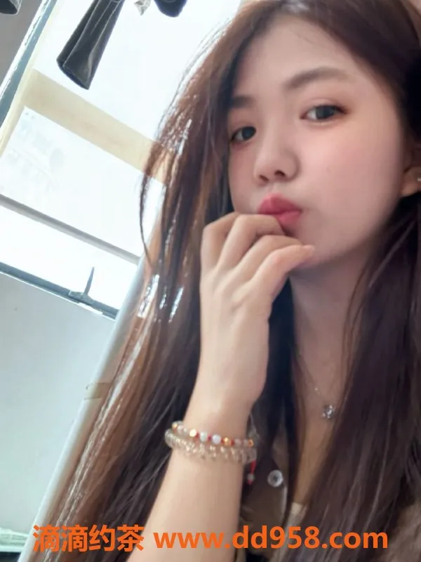 常州楼凤-常州小甜宝，19岁163身高，轻盈体态等你体验