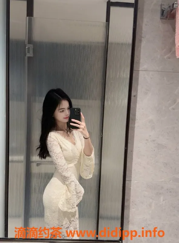 惠州楼凤-金山湖图图，19岁热辣妹子，800P起接送服务