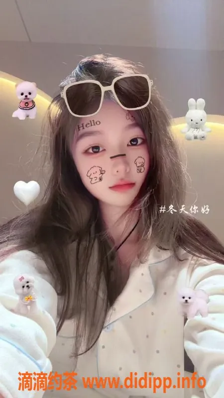 常州楼凤-新北万达公寓笑笑，168高98重，800元陪浴服务