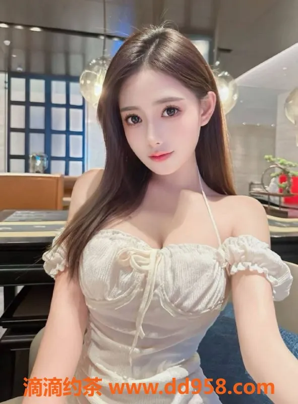 常州楼凤-常州师师，23岁165cm，C罩杯，600元起服务