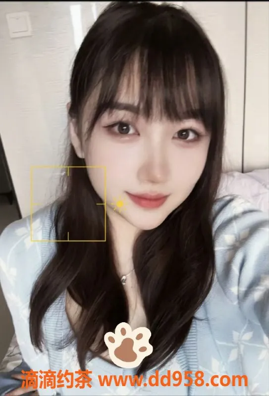 中山楼凤-古镇小小布丁，22岁C罩杯等你来体验