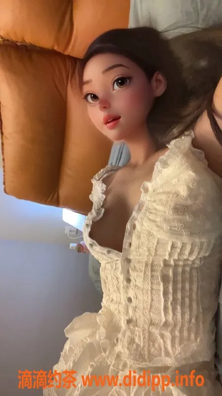 成都楼凤-成都嫩妹咩咩，22岁巨乳知性美女