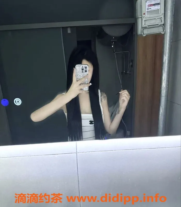 常州楼凤资源信息,常州涂涂19岁，身高165，胸围C+，无套路服务