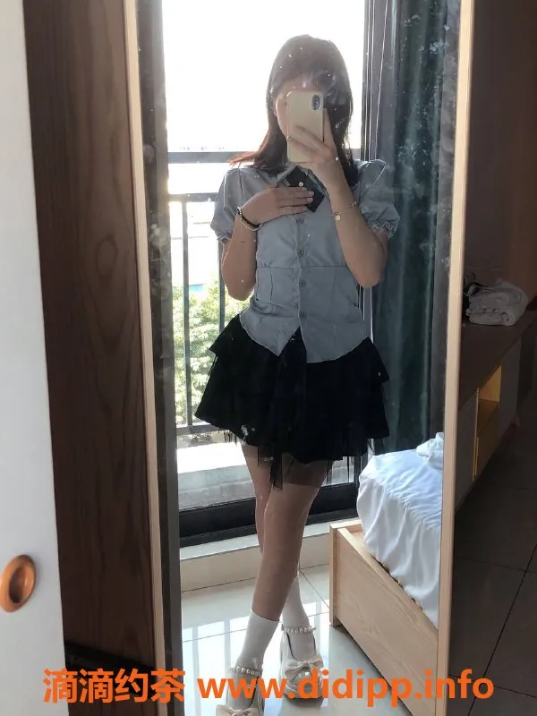 中山楼凤-西区18岁晶晶，胸围B，600元/次服务等你体验