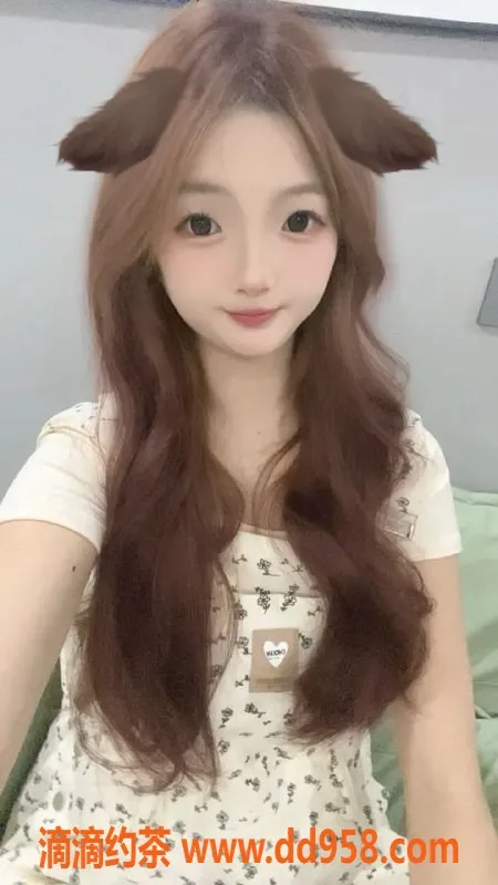 常州楼凤-常州宝丫，18岁161cm，极品新人服务