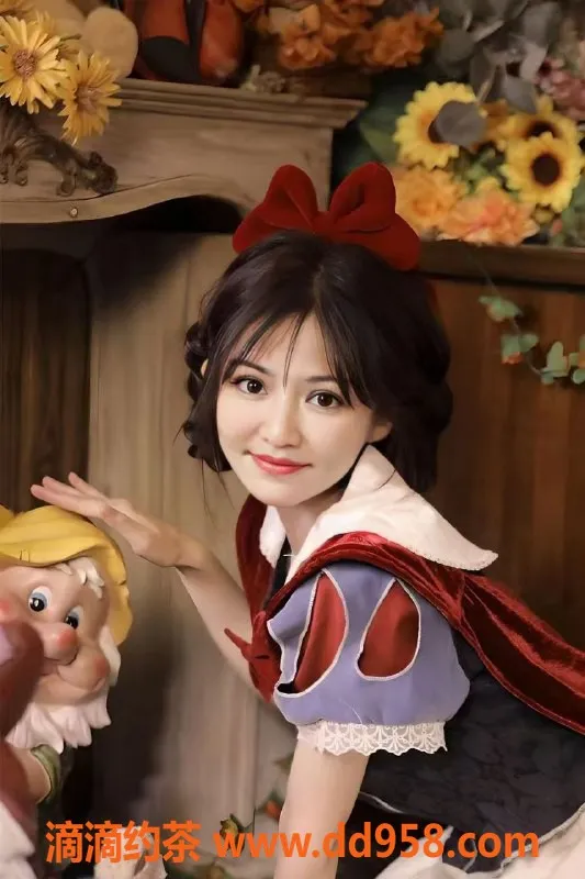 中山楼凤-东凤小情：28岁 36C 胸器 400p 服务