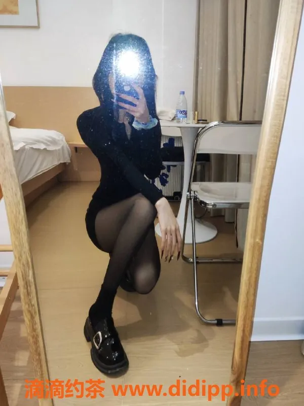 中山楼凤-古镇小雅，19岁B罩杯，服务多样