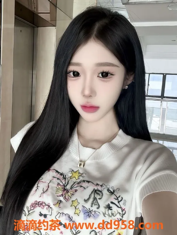 常州楼凤-武进万达公寓19嫩妹，165cm，90斤，陪浴服务