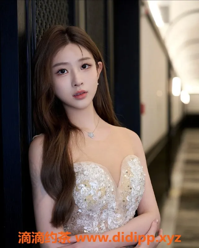 无锡楼凤-梁溪苏小洛，高颜值大胸，双重套餐