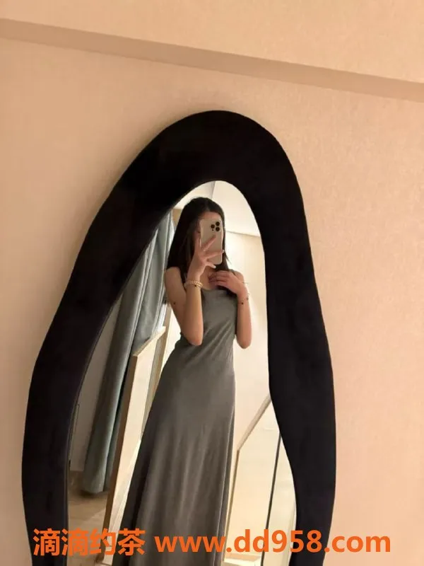 常州楼凤-武进高挑嫩妹 18岁模特 800元起