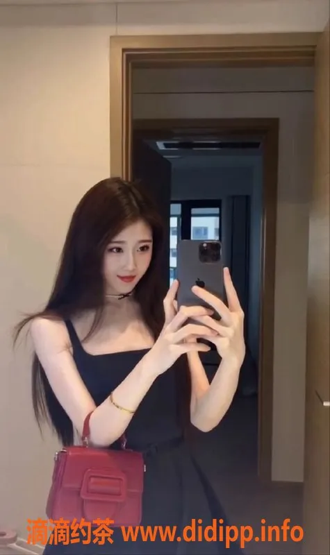 东莞楼凤-东莞灵儿高颜值嫩妹，舌吻69等你体验