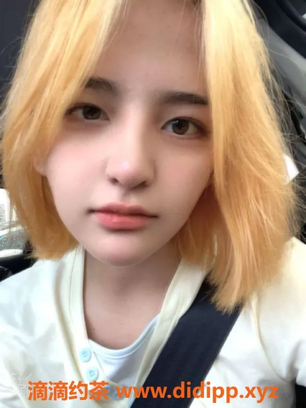 中山楼凤-苏苏18岁中俄混血，胸围36C，古镇服务