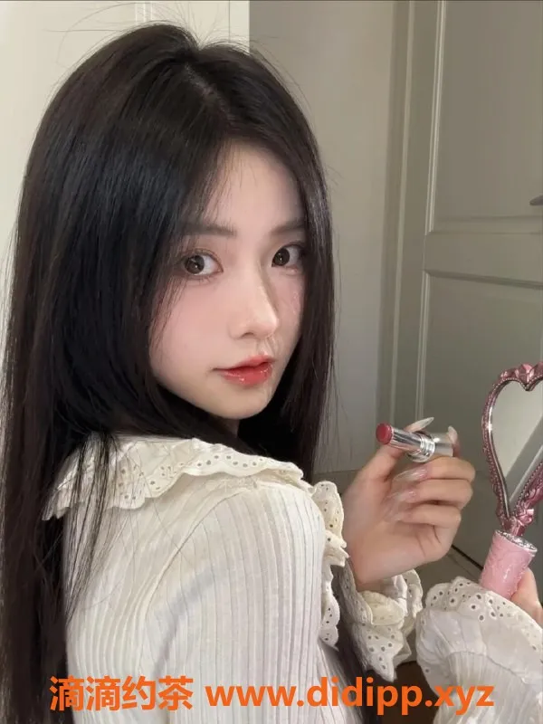 无锡楼凤-米卡探花，160cm肤白貌美，2000元陪浴服务